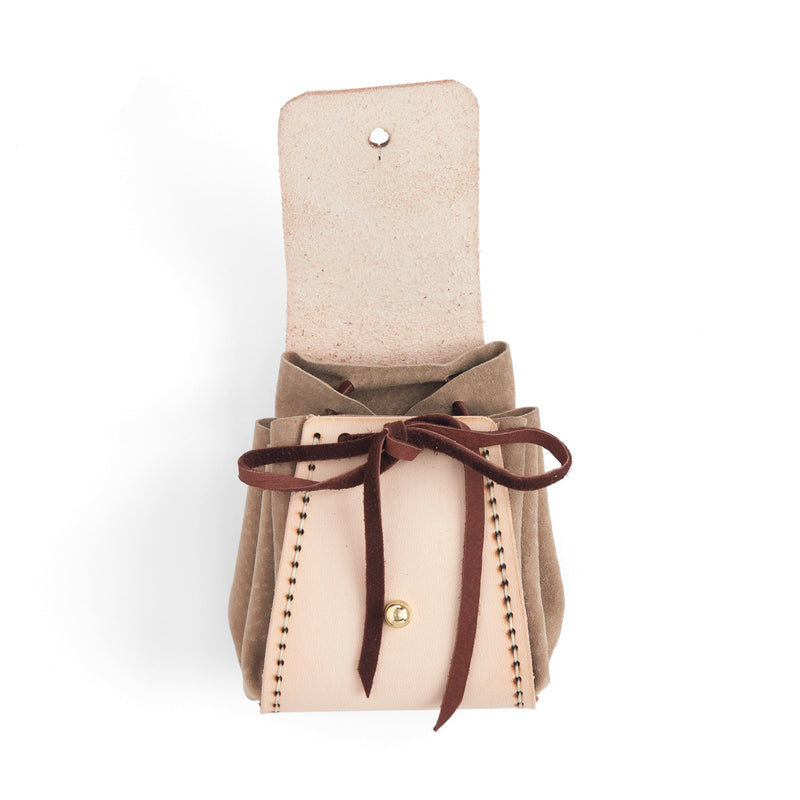 Patron de pochette à cordon en papier