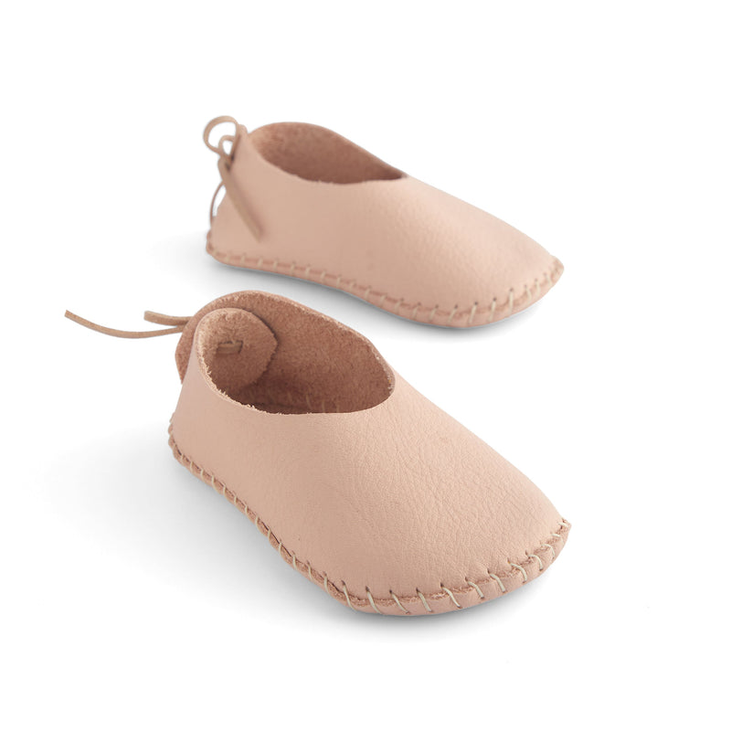 Patron en papier pour chaussons de bébé