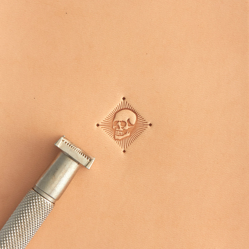 Estampille Craftool® Tête de mort rayons